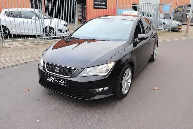 Zwart Gebruikt 2014 Seat Leon FR Hatchback | € 8.999 (Goede deal) - Afbeelding 1/4