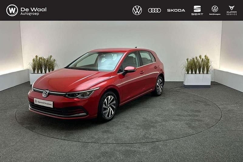 Kings red Gebruikt 2022 VW Golf VIII Style Hatchback | € 25.800 (Goede deal) - Afbeelding 1/3