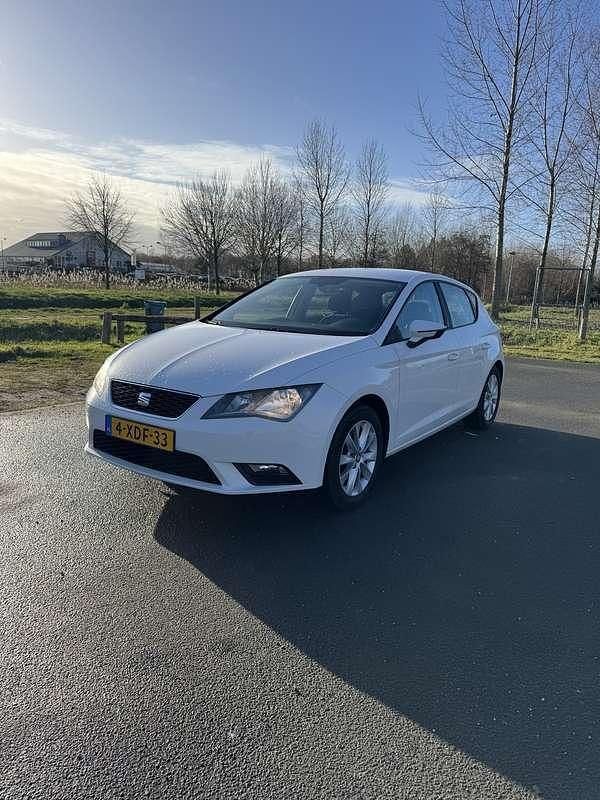Wit Gebruikt 2013 Seat Leon Style Stationwagen | € 5.950 (Iets duurder) - Afbeelding 1/4