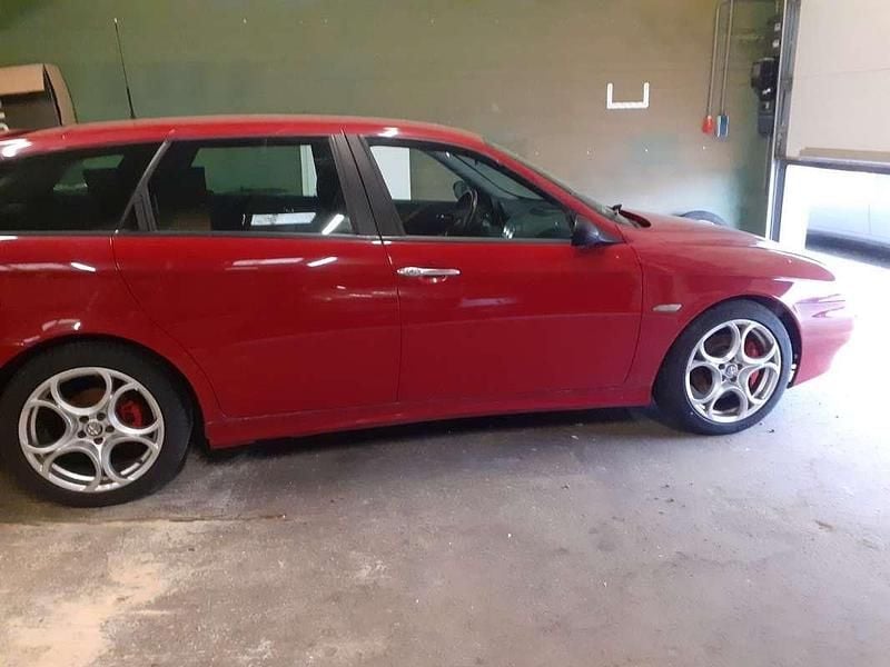 Rood Gebruikt 2000 Alfa Romeo 156 Stationwagen | € 5.000 - Afbeelding 1/4
