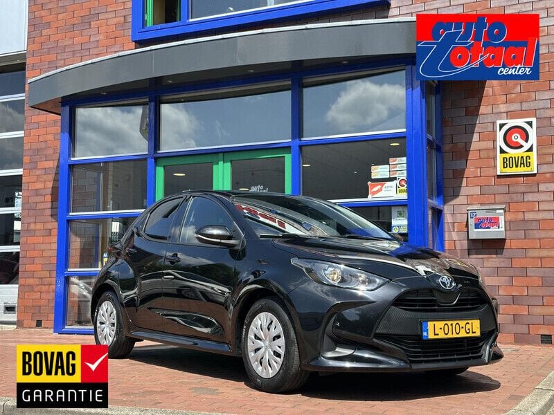 Zwart Gebruikt 2021 Toyota Yaris Active Hatchback | € 16.640 (Eerlijke prijs) - Afbeelding 1/4