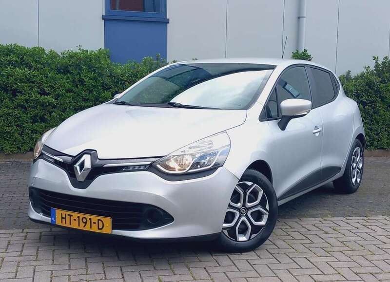 Grijs, metallic lak Gebruikt 2015 Renault Clio IV Hatchback | € 4.750 (Goede deal) - Afbeelding 1/4
