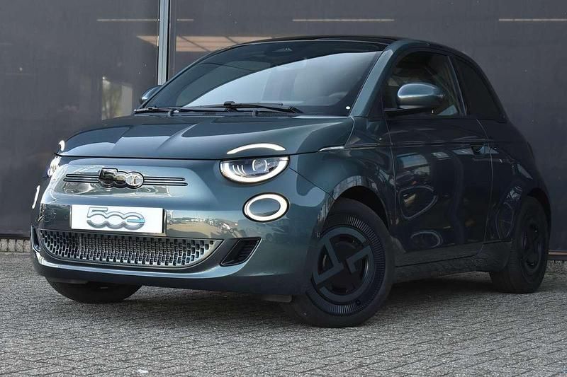 Groen Gebruikt 2025 Fiat 500e Hatchback | € 31.900 - Afbeelding 1/4