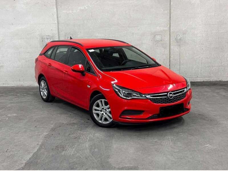 Rood Gebruikt 2018 Opel Astra Edition Stationwagen | € 7.950 (Goede deal) - Afbeelding 1/4
