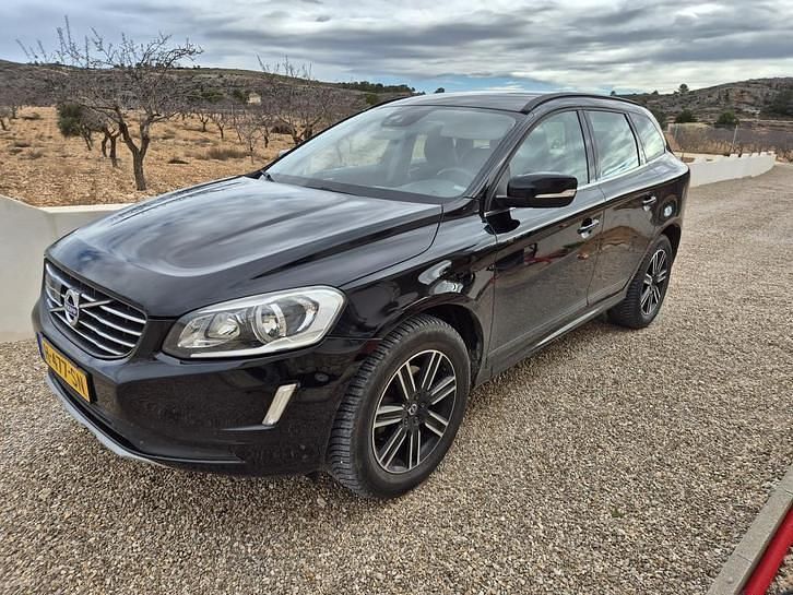 Occasion 2016 Volvo XC60 SUV | € 12.500 (Super prijs) - Afbeelding 1/4