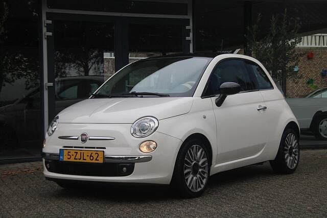 Wit Gebruikt 2015 Fiat 500 Hatchback | € 6.790 (Eerlijke prijs) - Afbeelding 1/4