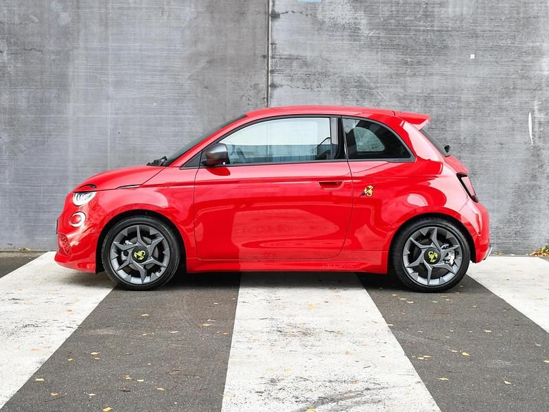 Nieuw Abarth 500e 114 kW (155 PK) 2025 Rood Hatchback