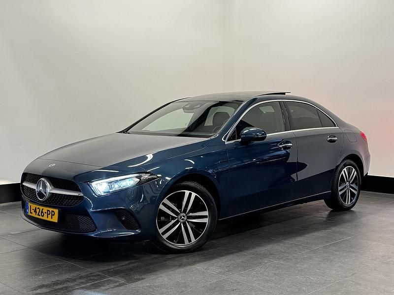 Blauw Gebruikt 2021 Mercedes A250 Business Sedan | € 20.900 (Goede deal) - Afbeelding 1/4