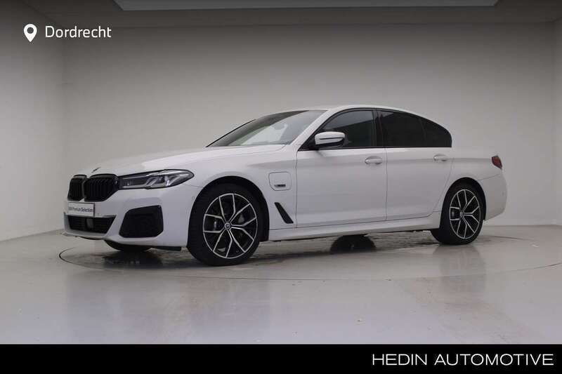 Wit Gebruikt 2022 BMW 530 M Sport Sedan | € 41.895 (Goede deal) - Afbeelding 1/4