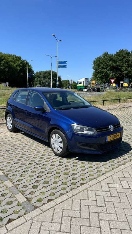Blauw Gebruikt 2010 VW Polo Comfortline Hatchback | € 5.500 (Eerlijke prijs) - Afbeelding 1/4