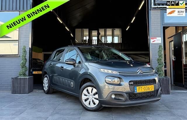 Grijs, metallic lak Gebruikt 2017 Citroën C3 Feel Hatchback | € 7.994 (Goede deal) - Afbeelding 1/4