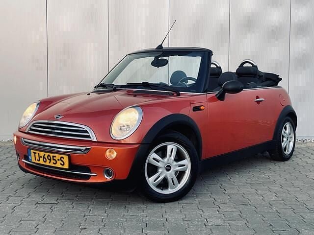 Occasion Mini One Cabriolet Pepper 90 PK (66 kW) 2007 Oranje Cabriolet