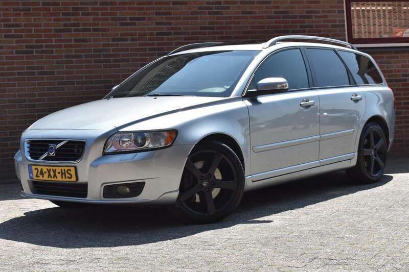 Grijs Gebruikt 2007 Volvo V50 Summum Stationwagen | € 3.449 - Afbeelding 1/4
