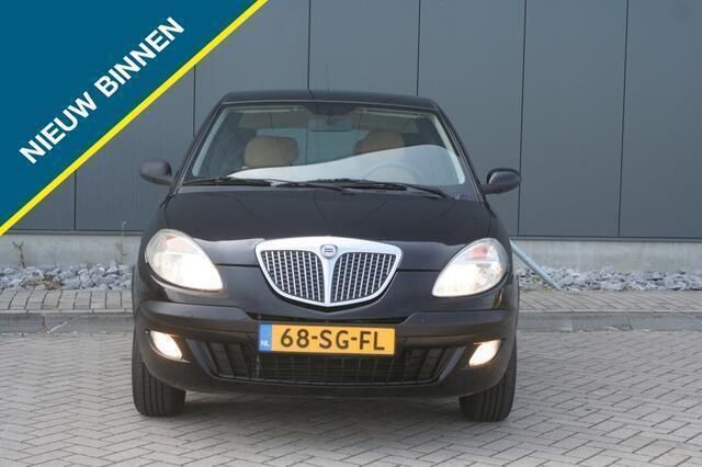 Zwart Gebruikt 2006 Lancia Ypsilon Hatchback | € 1.350 (Eerlijke prijs) - Afbeelding 1/4