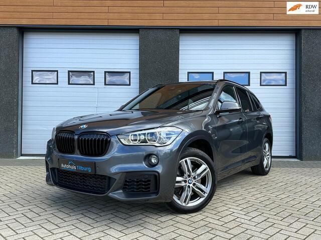 Grijs Gebruikt 2018 BMW X1 M Sport SUV | € 26.790 (Eerlijke prijs) - Afbeelding 1/4