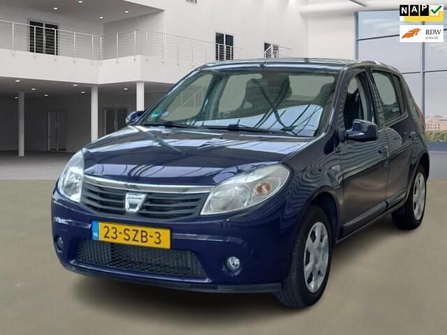 Blauw Gebruikt 2012 Dacia Sandero Lauréate Hatchback | € 3.100 (Eerlijke prijs) - Afbeelding 1/4