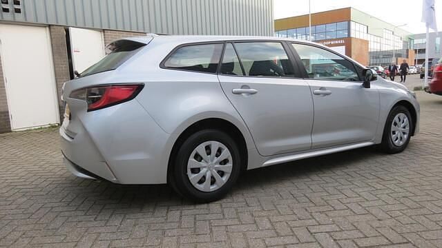 Occasion Toyota Corolla Comfort 116 PK (85 kW) 2020 Grijs (metallic) Stationwagen