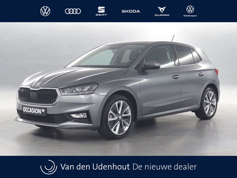 Grijs Gebruikt 2023 Skoda Fabia Business Line Hatchback | € 23.950 (Iets duurder) - Afbeelding 1/4