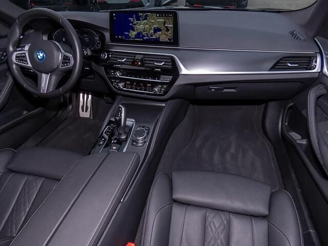 Occasion BMW 530e M Sport 291 PK (214 kW) 2024 Zwart (metallic) Stationwagen