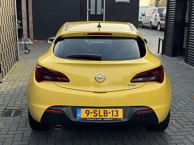 Occasion Opel Astra GTC Sport 170 PK (125 kW) 2013 Geel Hatchback