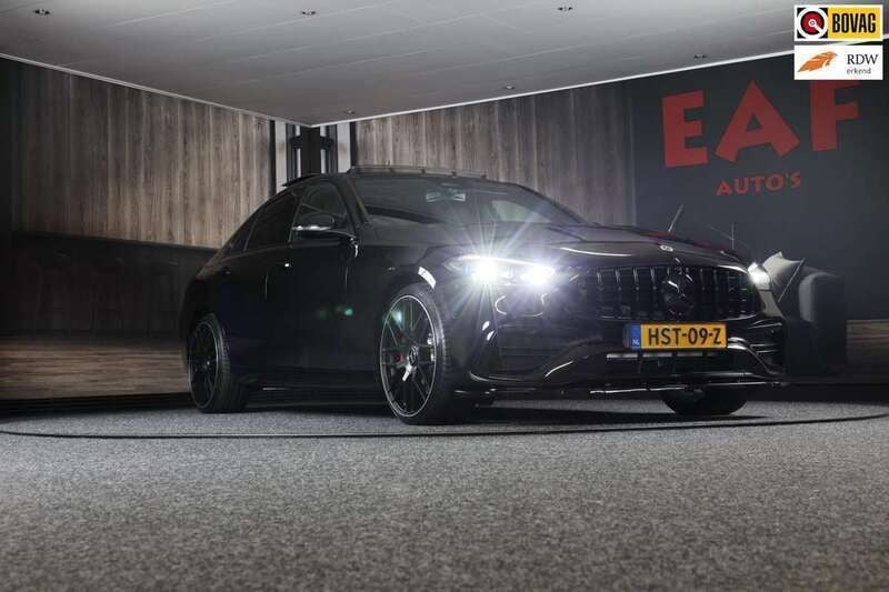 Zwart Gebruikt 2024 Mercedes C300e AMG Sedan | € 69.950 - Afbeelding 1/3