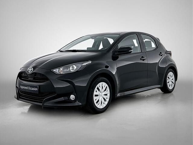 Zwart metallic Gebruikt 2022 Toyota Yaris Business Edition Hatchback | € 19.950 (Eerlijke prijs) - Afbeelding 1/4