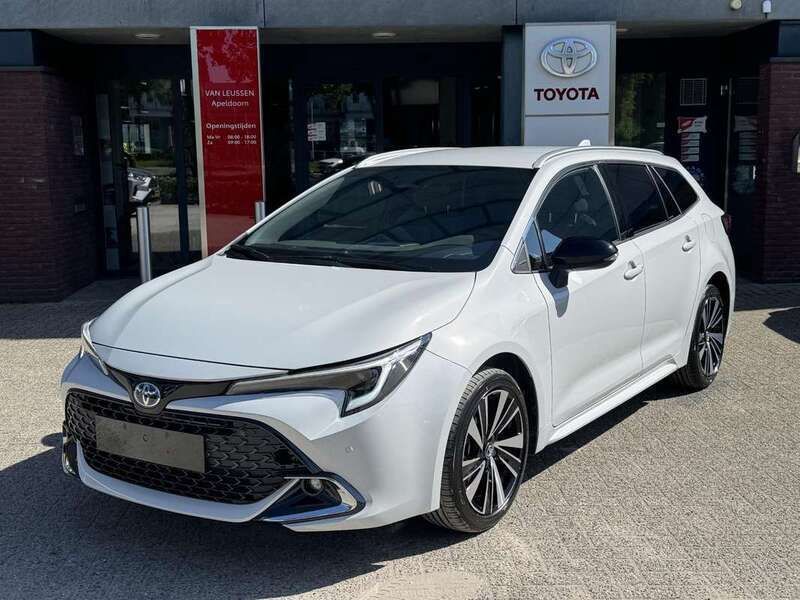 Grijs Nieuw 2025 Toyota Corolla Stationwagen | € 39.900 - Afbeelding 1/4
