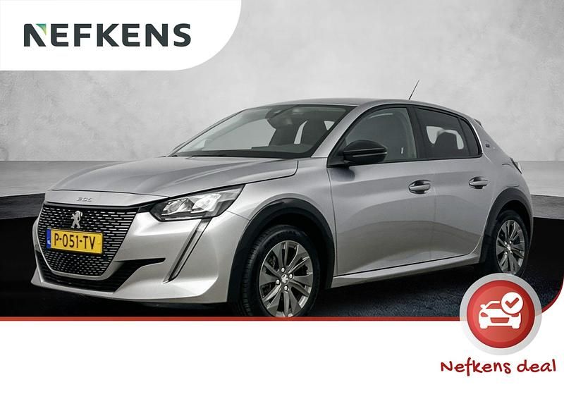 Grijs Gebruikt 2022 Peugeot e-208 Allure Hatchback | € 18.425 (Eerlijke prijs) - Afbeelding 1/4