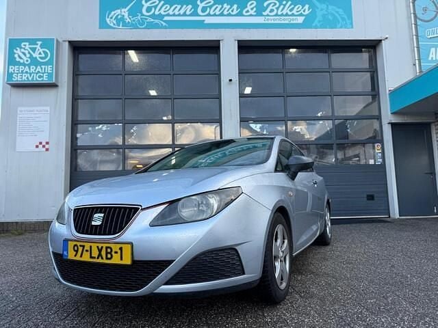 Grijs Gebruikt 2010 Seat Ibiza Hatchback | € 1.999 (Eerlijke prijs) - Afbeelding 1/4