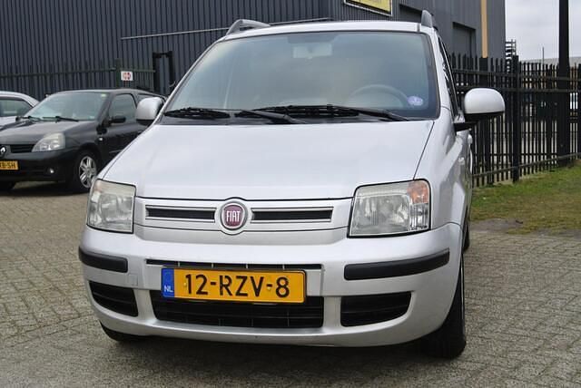 Grijs Occasion 2011 Fiat Panda Hatchback | € 1.699 (Goede deal) - Afbeelding 1/3