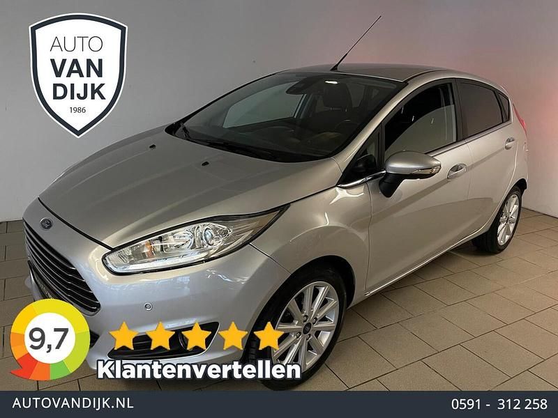 Grijs (metallic) Occasion 2017 Ford Fiesta Titanium Hatchback | € 7.485 (Super prijs) - Afbeelding 1/4