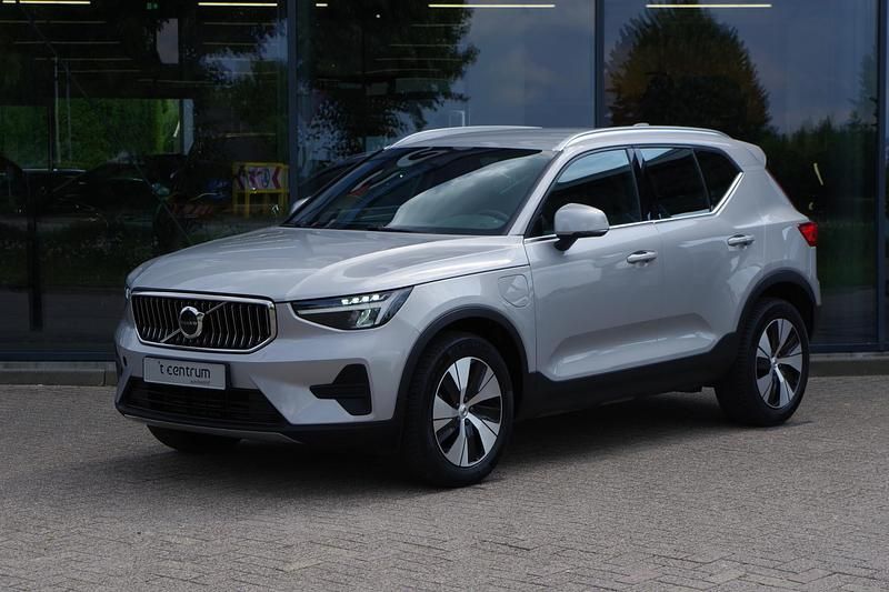 Zilver Gebruikt 2023 Volvo XC40 Core SUV | € 33.750 (Goede deal) - Afbeelding 1/4