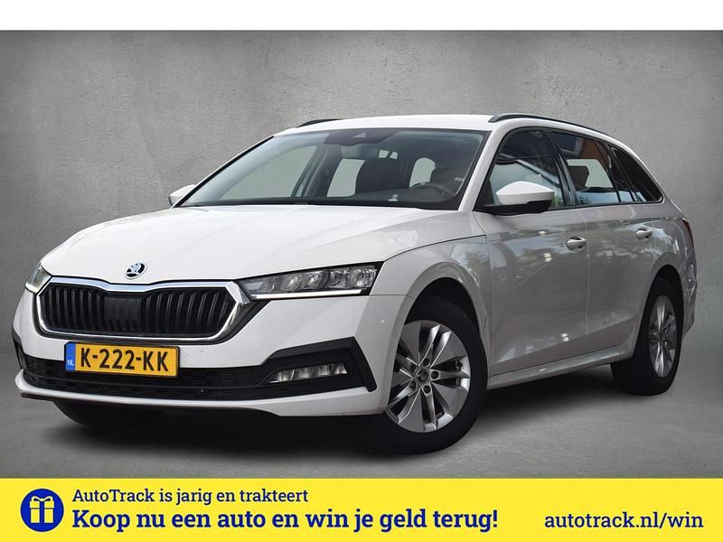 Wit, metallic lak Gebruikt 2021 Skoda Octavia Ambition Stationwagen | € 16.950 (Eerlijke prijs) - Afbeelding 1/4