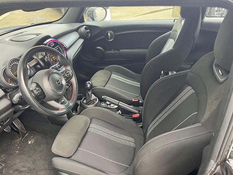 Occasion Mini John Cooper Works 136 PK (100 kW) 2019 Zwart Hatchback