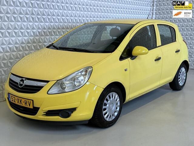 Geel Occasion 2007 Opel Corsa Essentia Hatchback | € 999 - Afbeelding 1/4