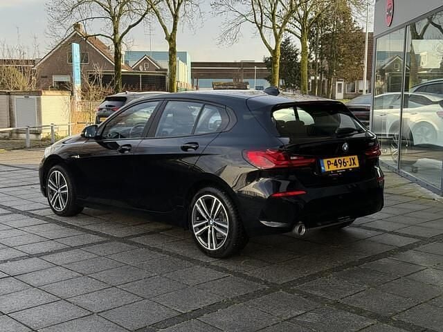 Occasion BMW 118 Executive 136 PK (100 kW) 2022 Zwart Hatchback