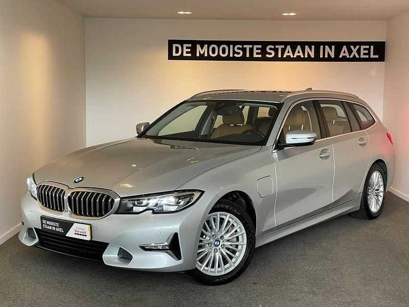 Occasion BMW 330e Executive 292 PK (214 kW) 2021 Zilver (metallic) Stationwagen