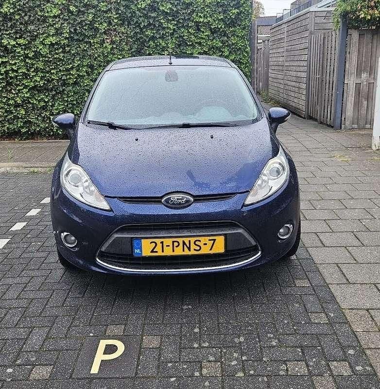 Blauw Gebruikt 2011 Ford Fiesta Titanium Hatchback | € 6.850 (Eerlijke prijs) - Afbeelding 1/4