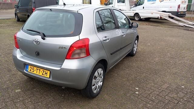 Occasion Toyota Yaris Sol 87 PK (63 kW) 2007 Grijs Hatchback
