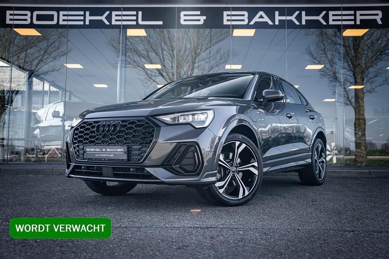 Grijs Occasion 2022 Audi Q3 S-Line SUV | € 40.845 - Afbeelding 1/4