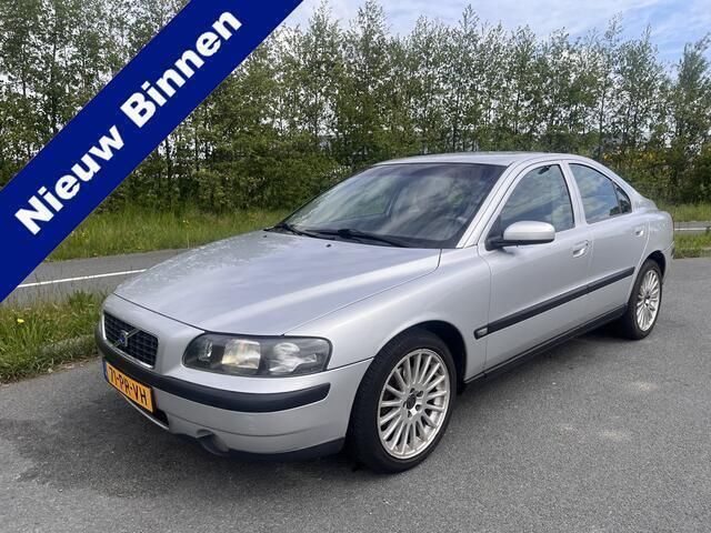Grijs Gebruikt 2004 Volvo S60 Sedan | € 3.445 (Duur) - Afbeelding 1/4