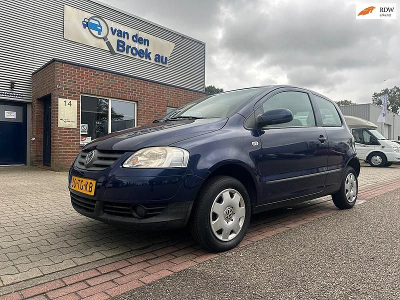 Blauw Gebruikt 2006 VW Fox Trendline Hatchback | € 1.975 (Iets duurder) - Afbeelding 1/4