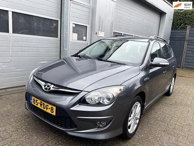 Grijs Gebruikt 2011 Hyundai i30 Stationwagen | € 3.395 (Eerlijke prijs) - Afbeelding 1/4