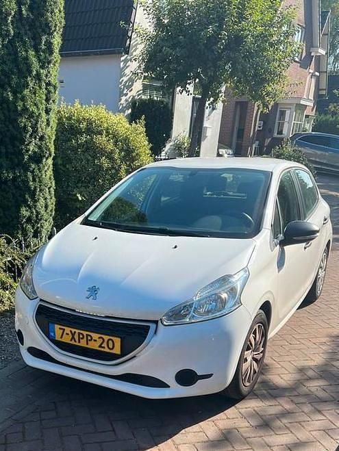 Gebruikt 2014 Peugeot 208 Hatchback | € 2.900 (Super prijs) - Afbeelding 1/4