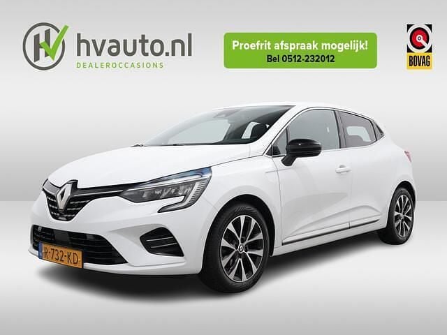 Wit Gebruikt 2022 Renault Clio V Techno Hatchback | € 14.850 (Eerlijke prijs) - Afbeelding 1/4