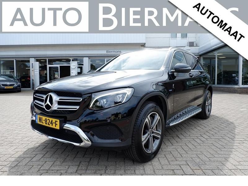 Zwart Gebruikt 2017 Mercedes GLC350 Prestige SUV | € 32.495 (Eerlijke prijs) - Afbeelding 1/4