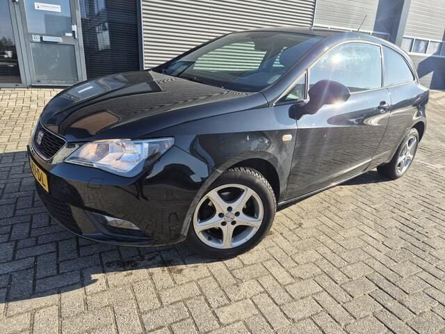 Zwart, metallic lak Gebruikt 2015 Seat Ibiza SC Reference Hatchback | € 3.950 (Goede deal) - Afbeelding 1/4
