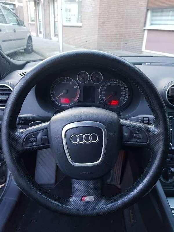 Grijs Gebruikt 2005 Audi A3 Ambition Hatchback | € 2.100 (Super prijs) - Afbeelding 1/4