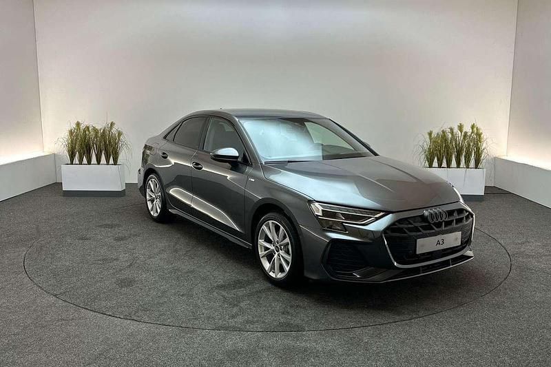 Nieuw Audi A3 S-Line 116 PK (85 kW) 2025 Grijs Sedan