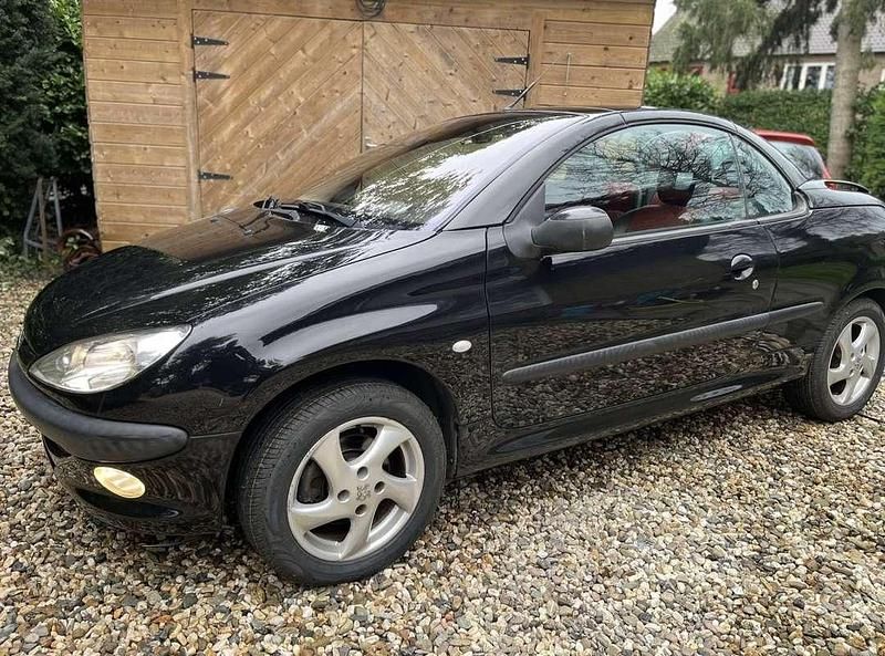 Zwart Gebruikt 2002 Peugeot 206 Cabriolet | € 4.500 - Afbeelding 1/4